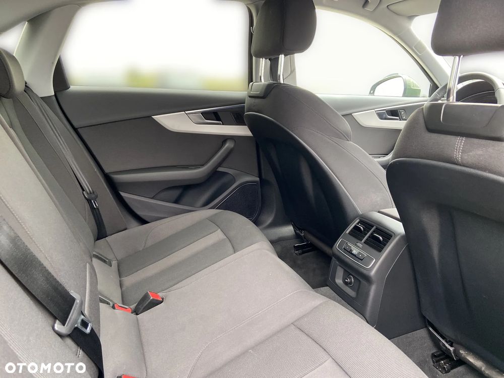 Audi A4 Limousine 40 TFSI mHEV Advanced S tronic - 13