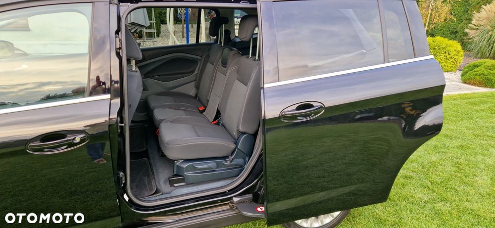 Ford Grand C-MAX - 26