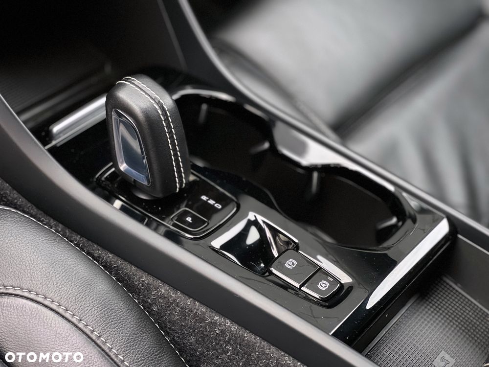 Volvo XC 40 T5 Plug-In Hybrid R-Design - 27