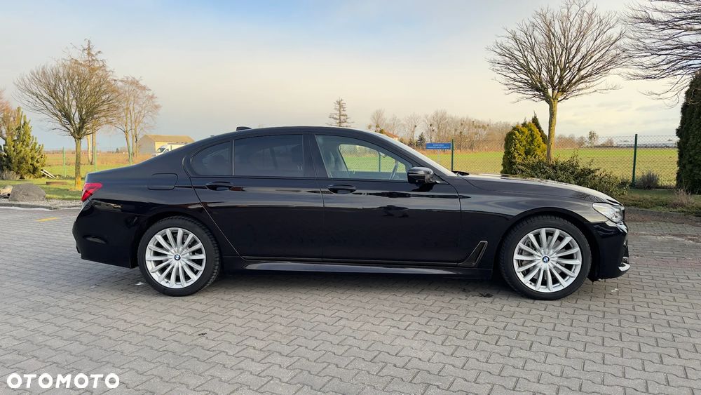 BMW Seria 7 750i xDrive - 12
