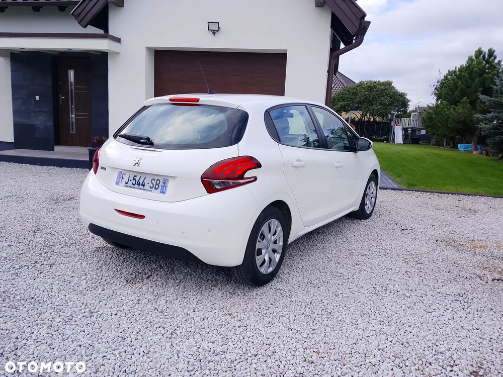Peugeot 208 1.2 PureTech Allure - 11
