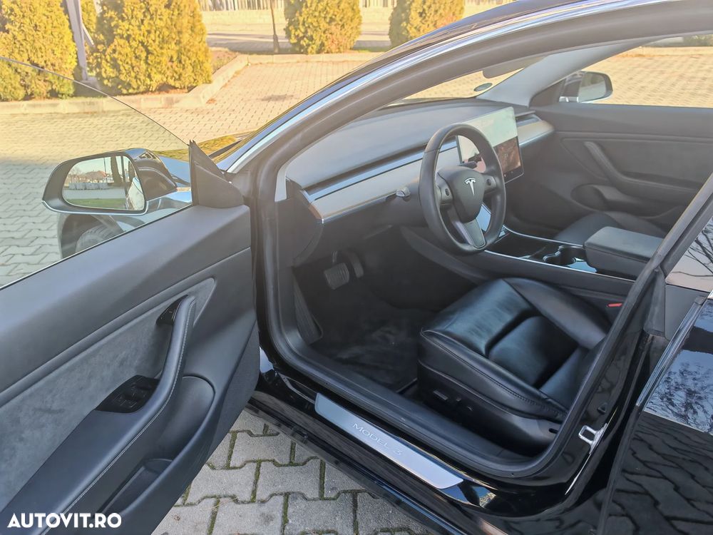 Tesla Model 3 - 13