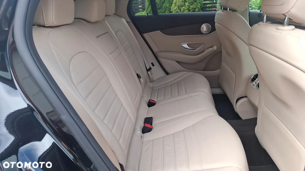 Mercedes-Benz GLC - 12