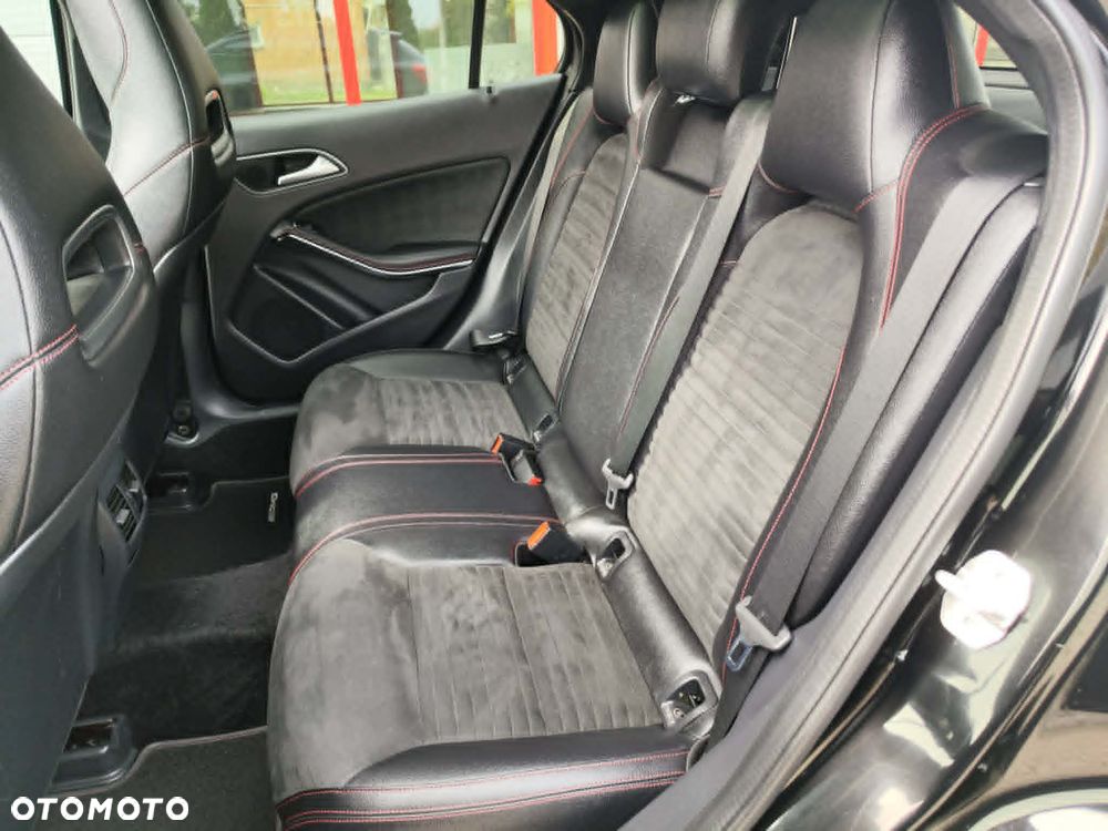Mercedes-Benz GLA 180 d 7G-DCT AMG Line - 7