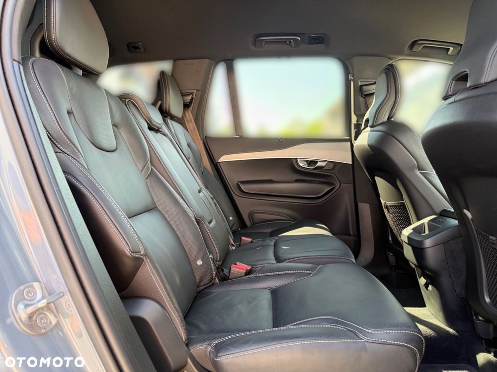 Volvo XC 90 - 30