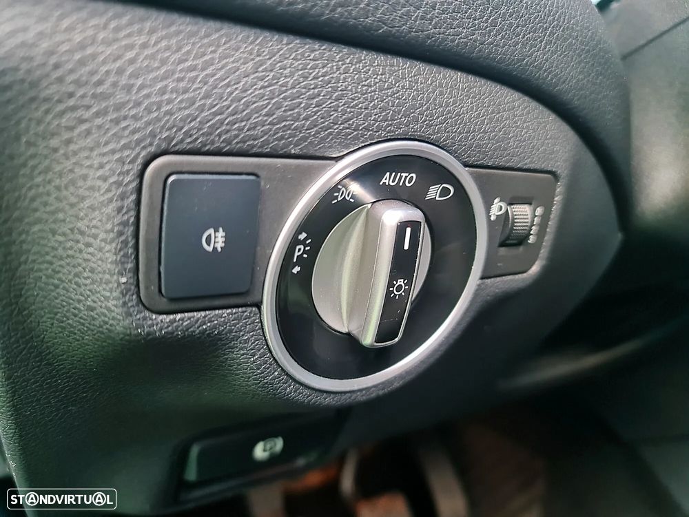 Mercedes-Benz CLA 180 d Shooting Brake Urban - 13