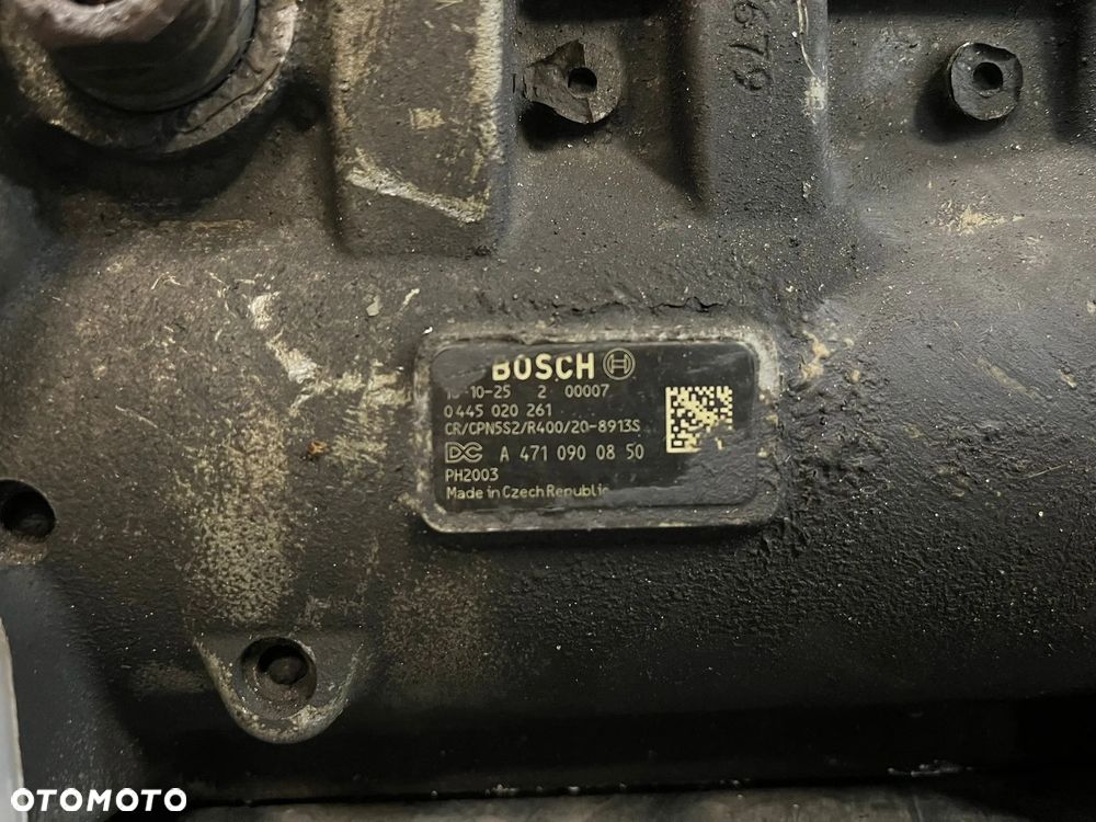 POMPA WTRYSKOWA MERCEDES MP4 0445020261 A4710900850 - 2