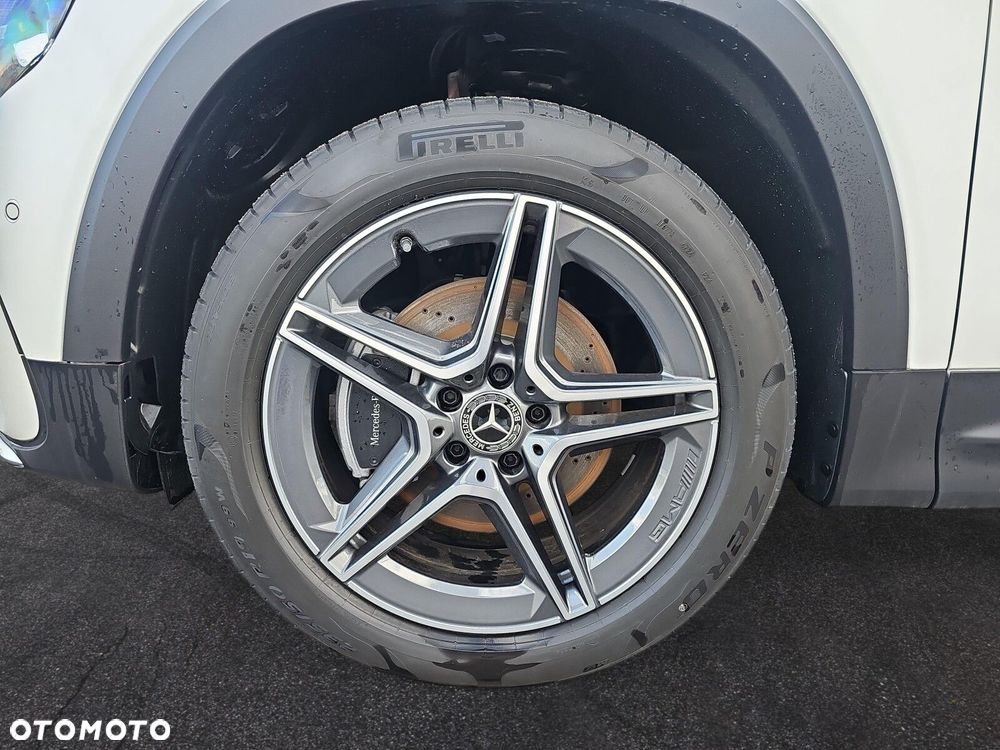 Mercedes-Benz GLB - 9