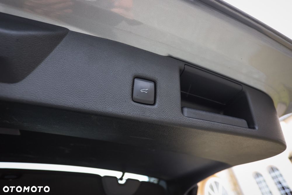 Ford Kuga 2.0 EcoBlue 4x4 TITANIUM X - 21