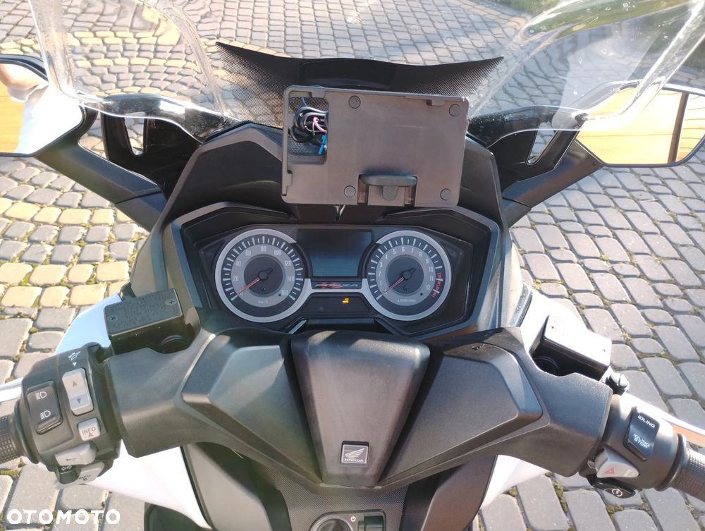 Honda NSS - 6