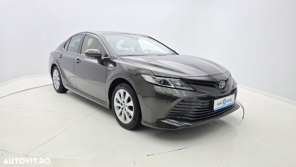 Toyota Camry - 6