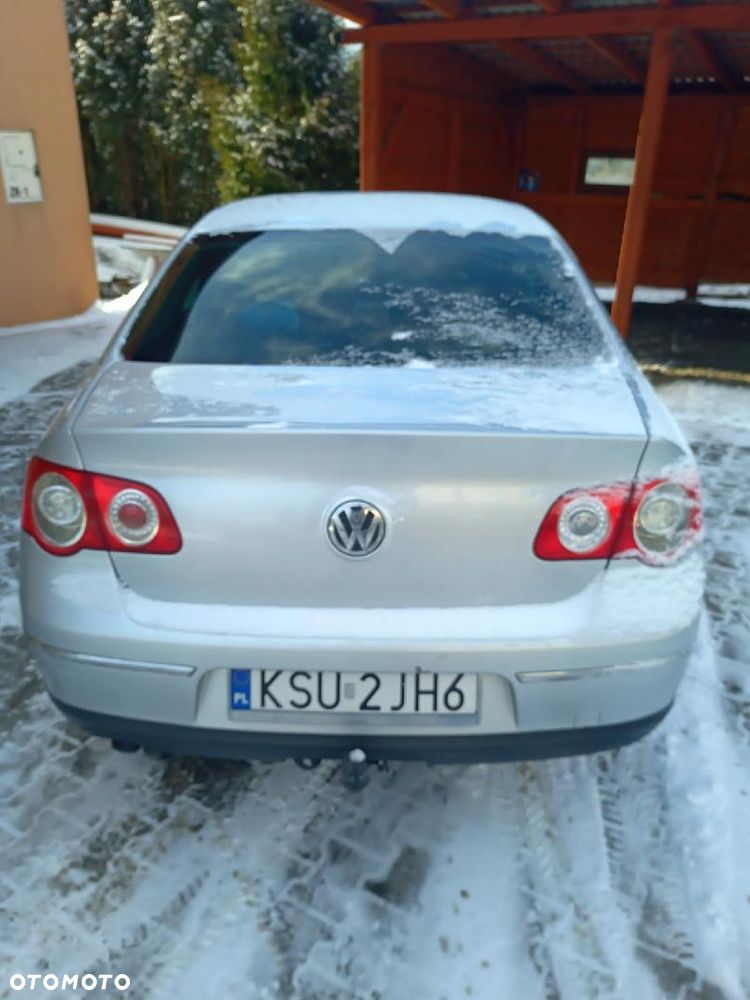 Volkswagen Passat - 4