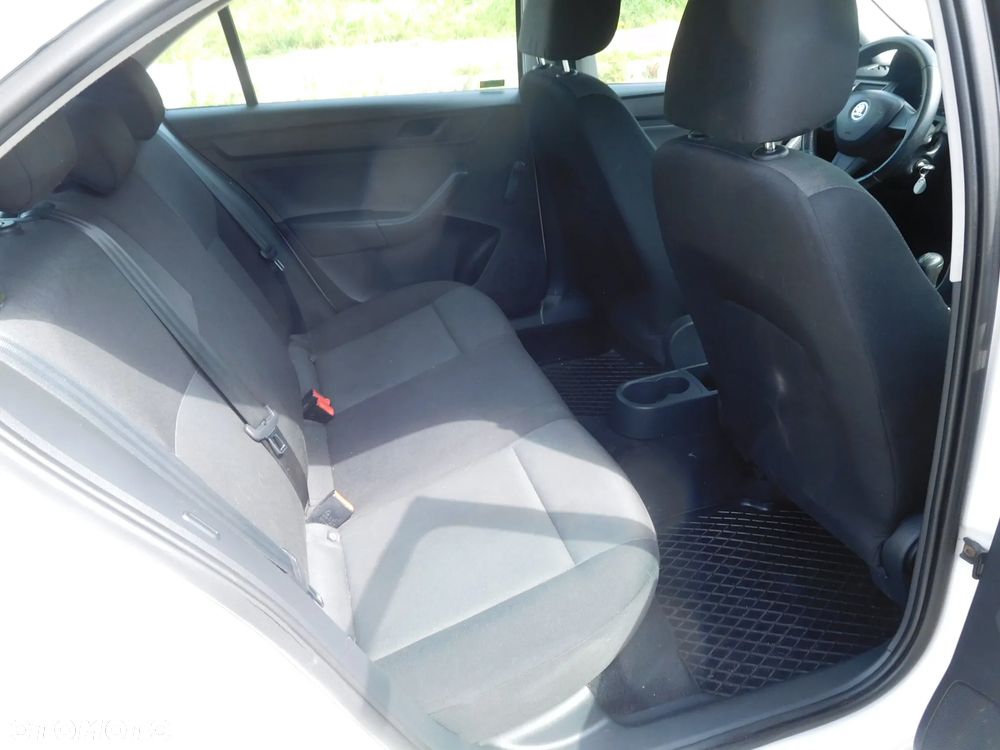 Skoda RAPID 1.2 Active Max - 8