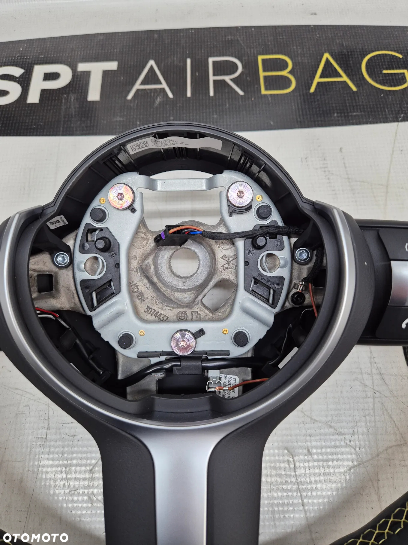 BMW X1 F48 X2 F39 KIEROWNICA Z PODUSZKĄ POWIETRZNĄ KIEROWCY ORYGINALNA NOWA Z ŻÓŁTĄ NITKĄ AIRBAG - 8