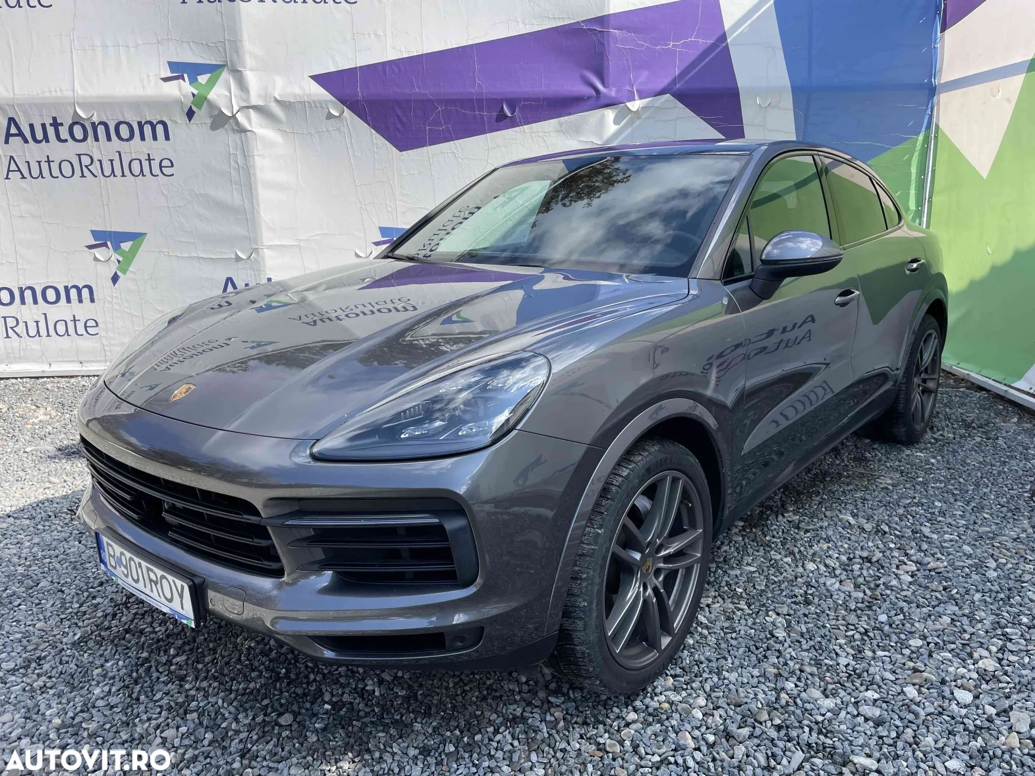 Porsche Cayenne Standard - 1