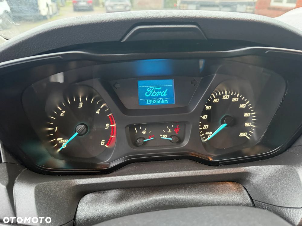 Ford Transit - 12