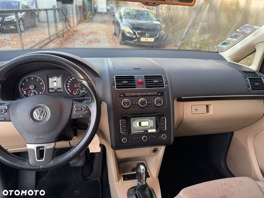 Volkswagen Touran - 8