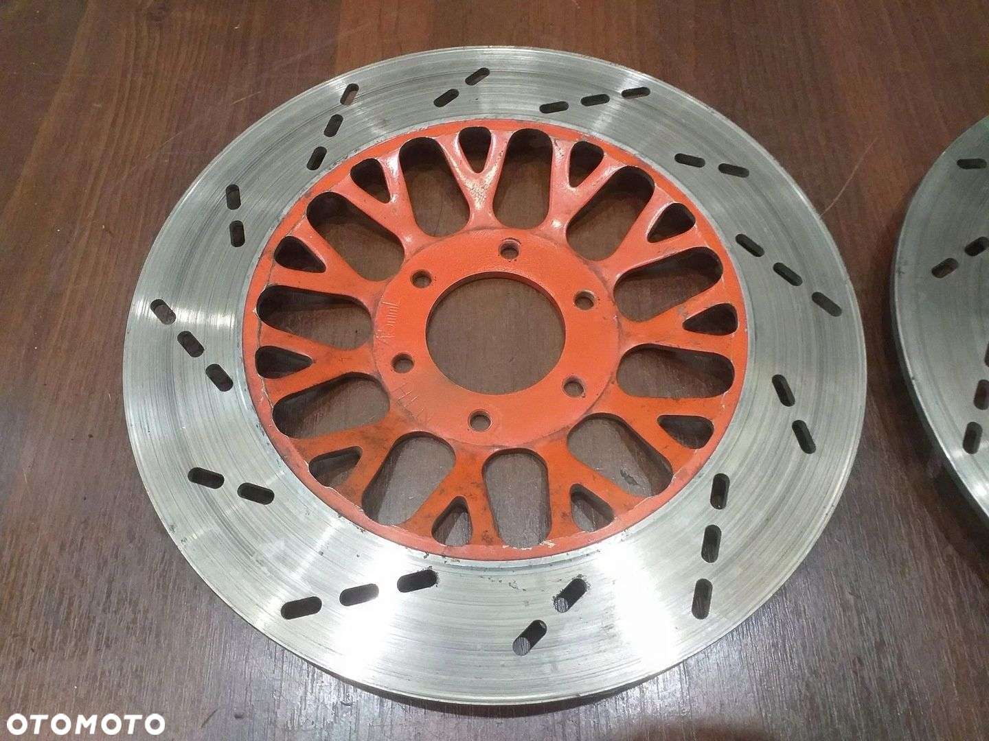TARCZE HAMULCOWE PRZÓD KPL SUZUKI GS 650 - 3
