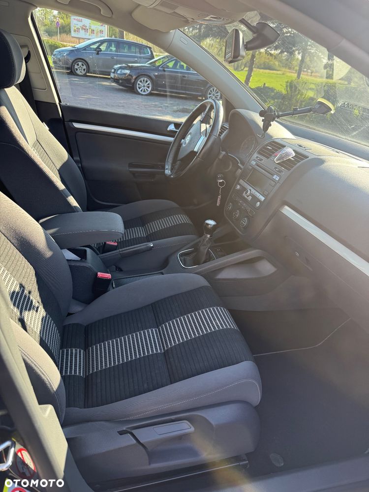 Volkswagen Golf 1.6 Comfortline - 5