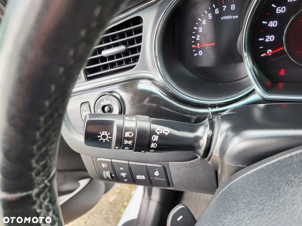 Kia Ceed 1.6 GDI L Business Line DCT - 16