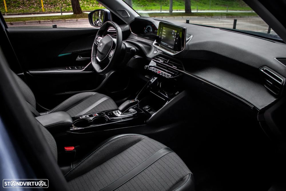 Peugeot e-2008 Allure - 26