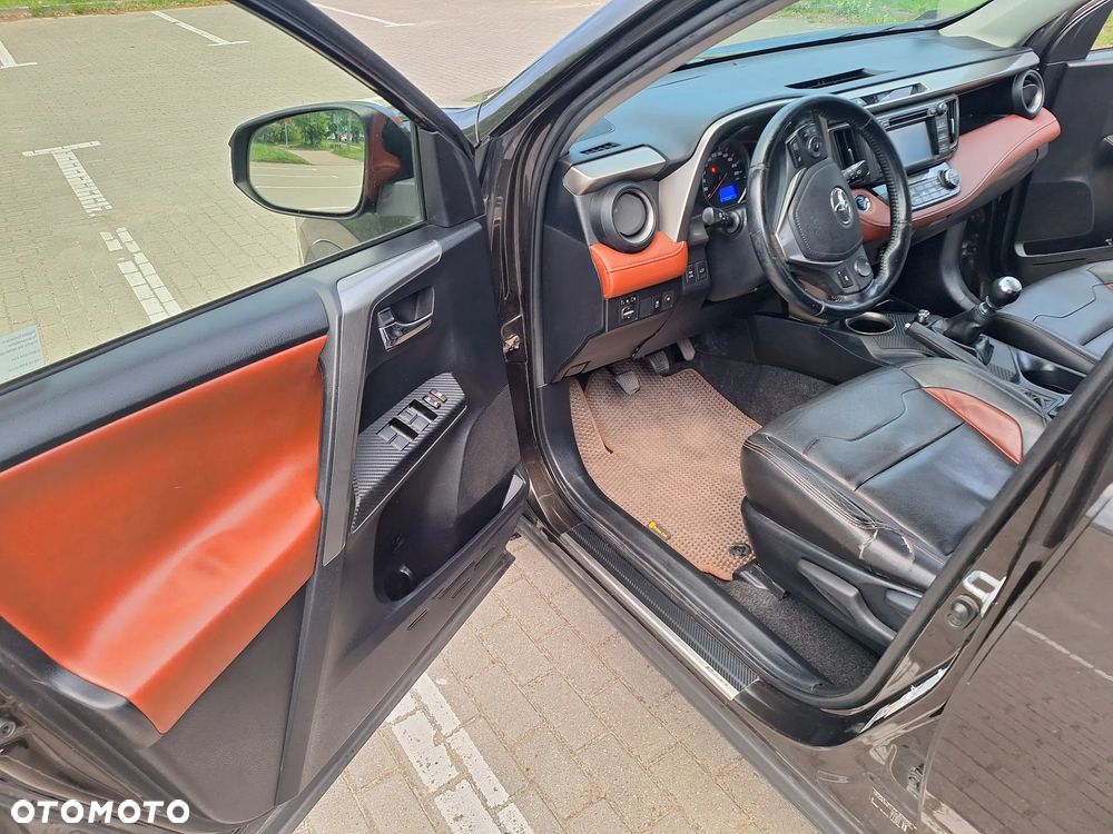 Toyota RAV4 2.0 D-4D 4x4 - 12