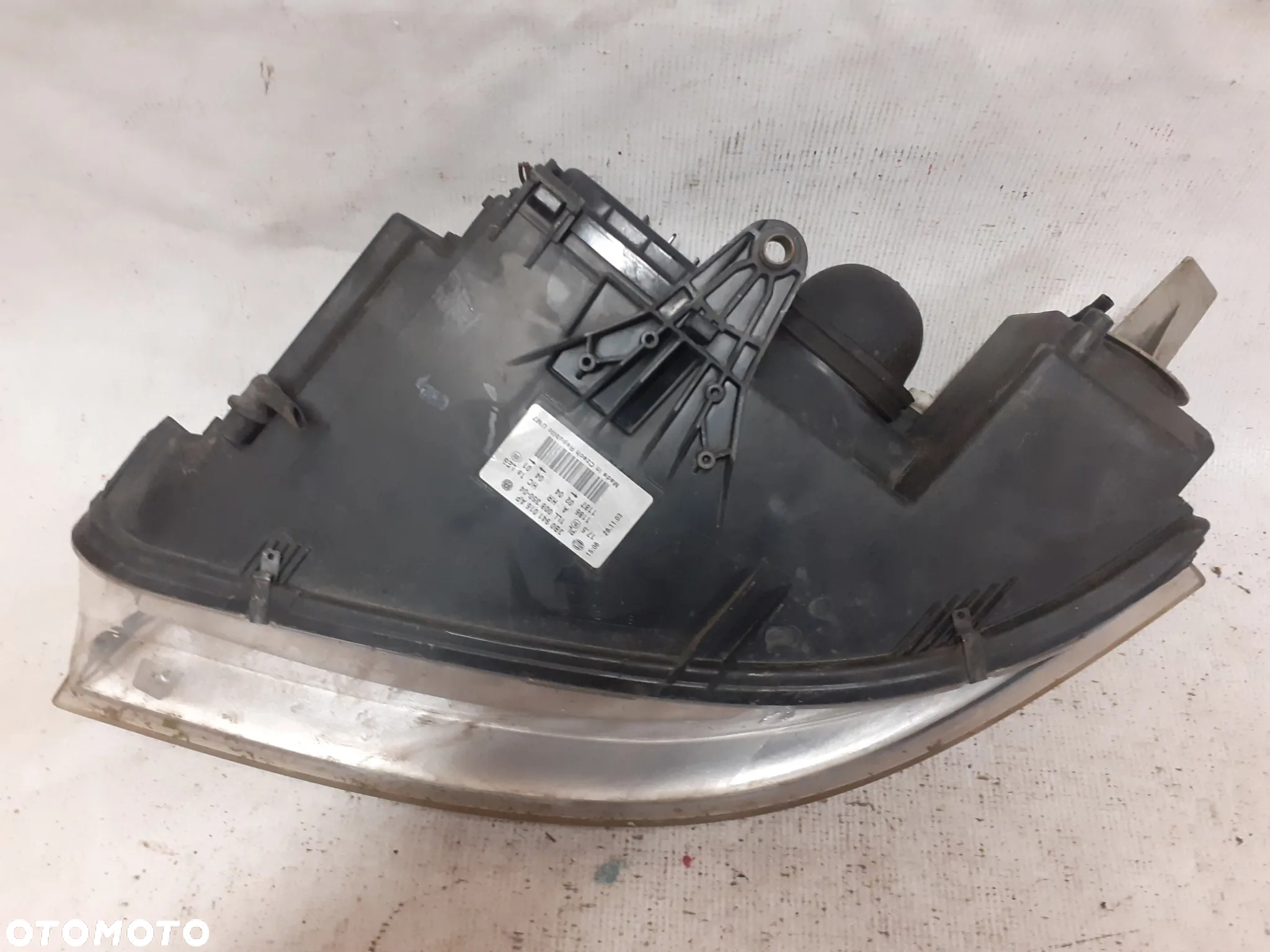 .  PRZOD PRZEDNIA LAMPA PRAWA VOLKSWAGEN PASSAT B5 - 5