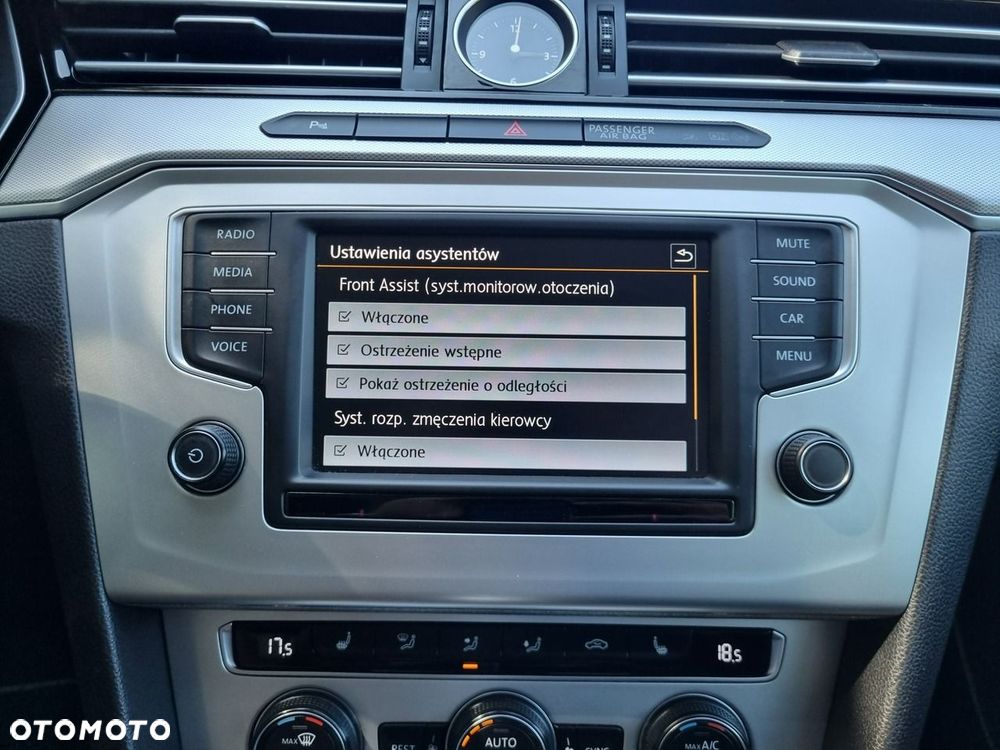 Volkswagen Passat - 24