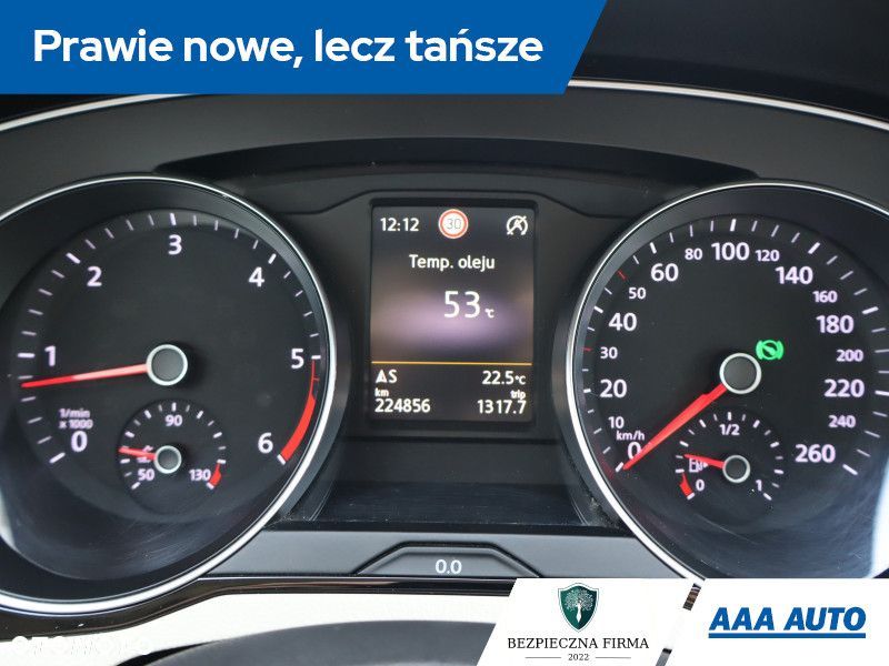 Volkswagen Passat - 13
