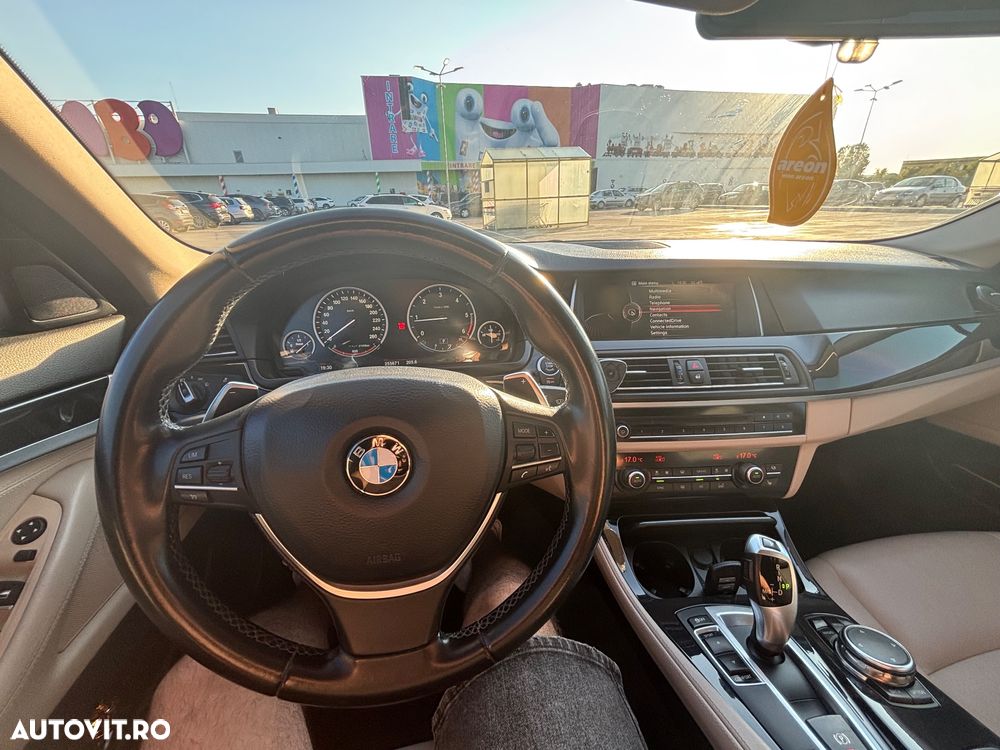 BMW Seria 5 520d Aut. Luxury Line - 12