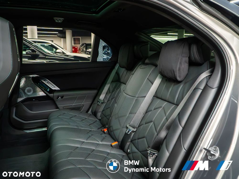 BMW Seria 7 - 24