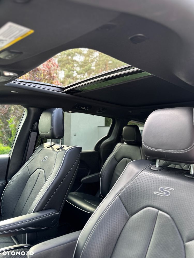 Chrysler Pacifica - 14