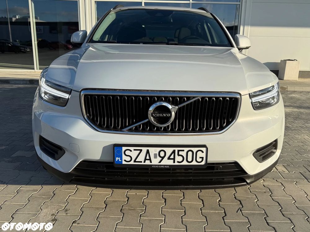 Volvo XC 40 T2 Momentum Core - 2