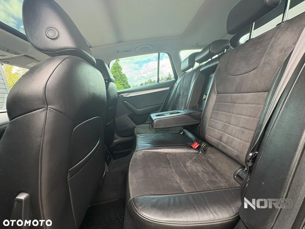 Skoda Octavia 1.8 TSI Green tec DSG 4x4 Elegance - 27