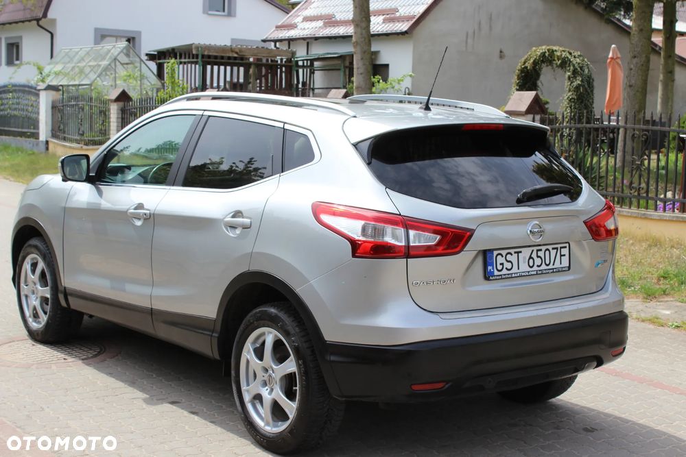 Nissan Qashqai 1.6 DCi Xtronic TEKNA - 8