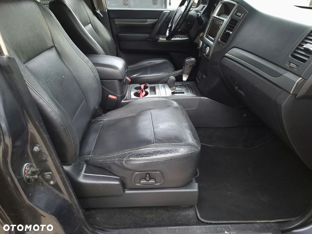 Mitsubishi Pajero 3.2 DI-D Automatik Instyle - 26