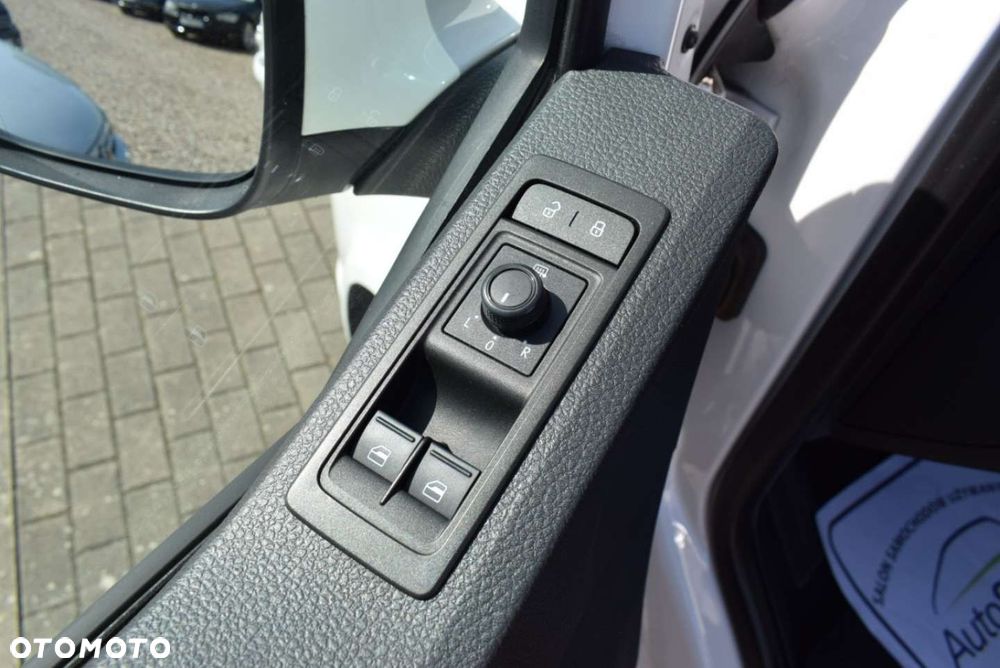 Volkswagen Caravelle - 18
