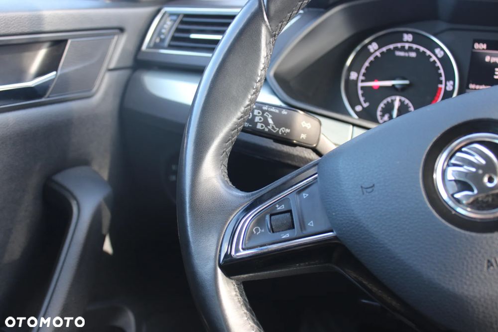 Skoda Superb 2.0 TDI Ambition DSG7 - 36