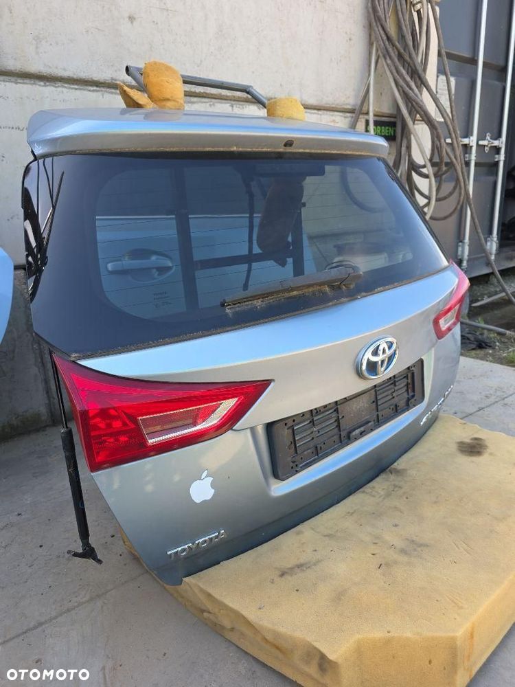 TOYOTA AURIS II KLAPA TYŁ KOMBI 8NO - 2