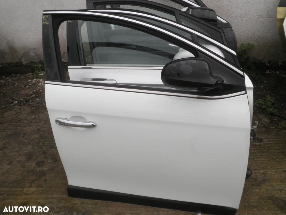 Usa stanga / dreapta fata / spate Lancia Delta 2012 - 3