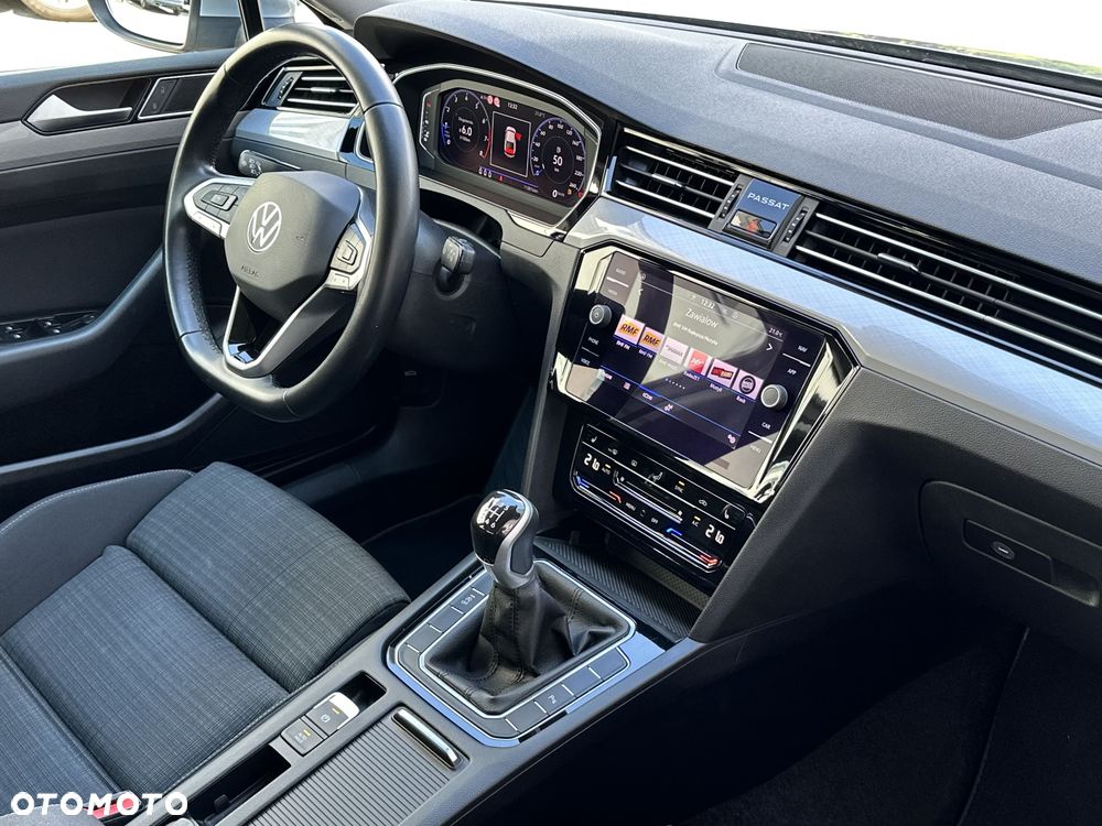 Volkswagen Passat 1.5 TSI EVO Elegance - 15
