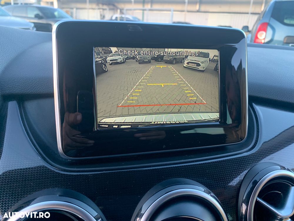 Mercedes-Benz B - 13