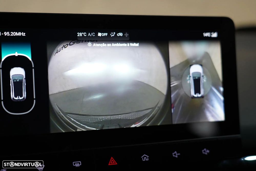 MG MG4 64 kWh Luxury - 16