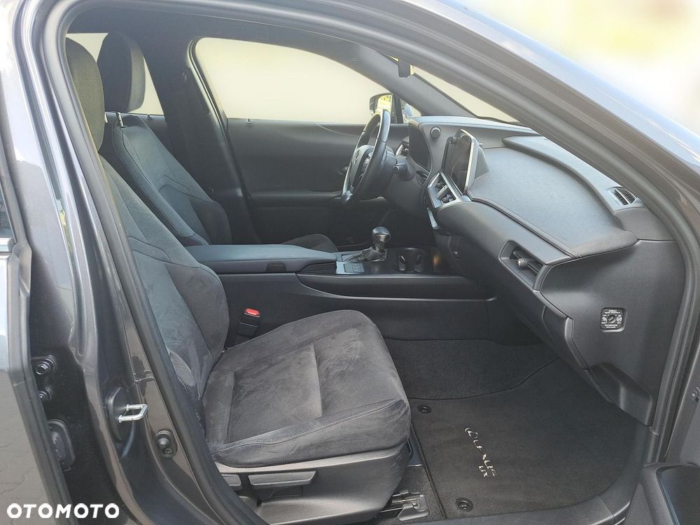 Lexus UX 250h GPF Business 2WD - 20