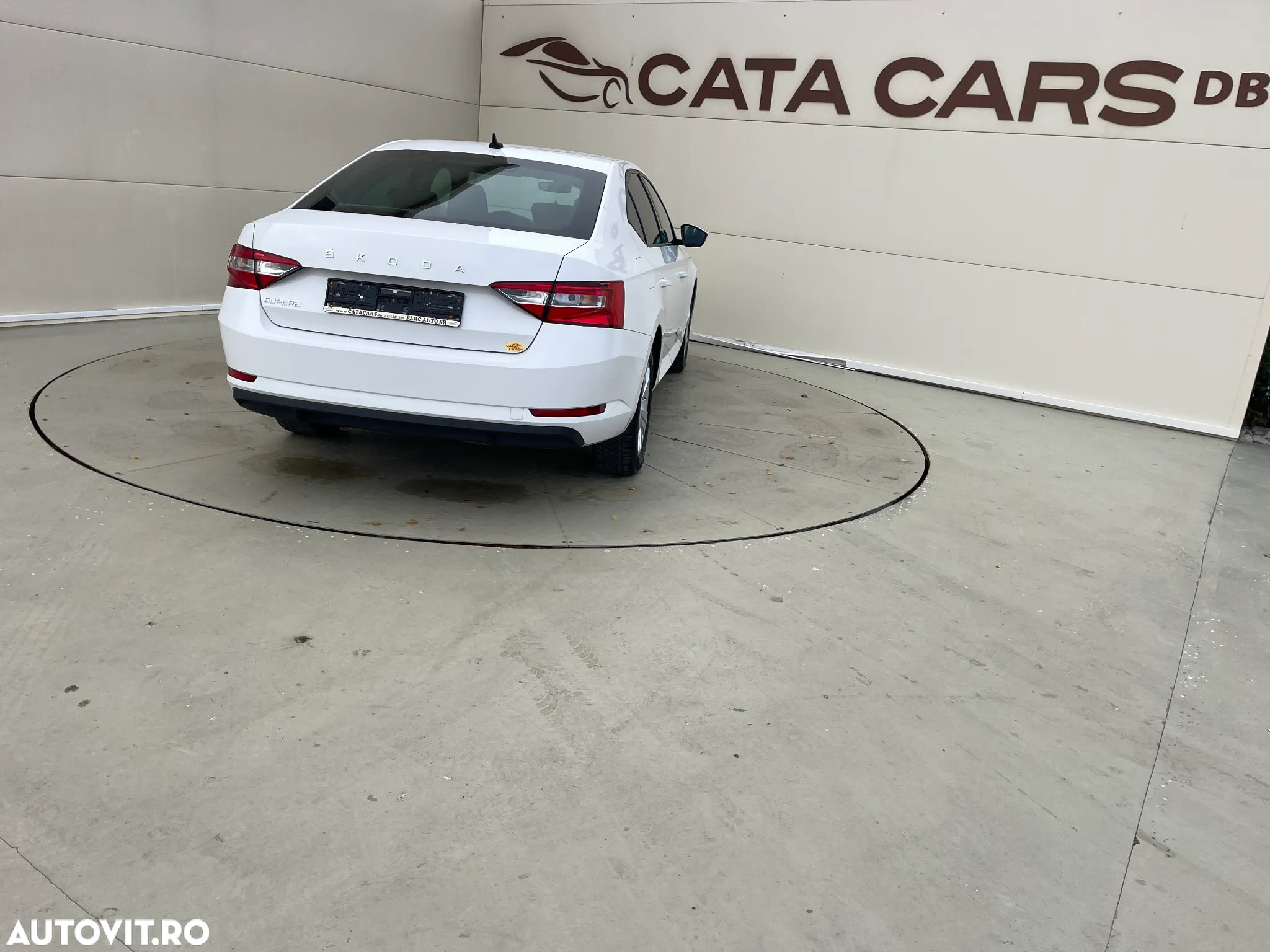 Skoda Superb 2.0 TDI DSG Ambition - 13