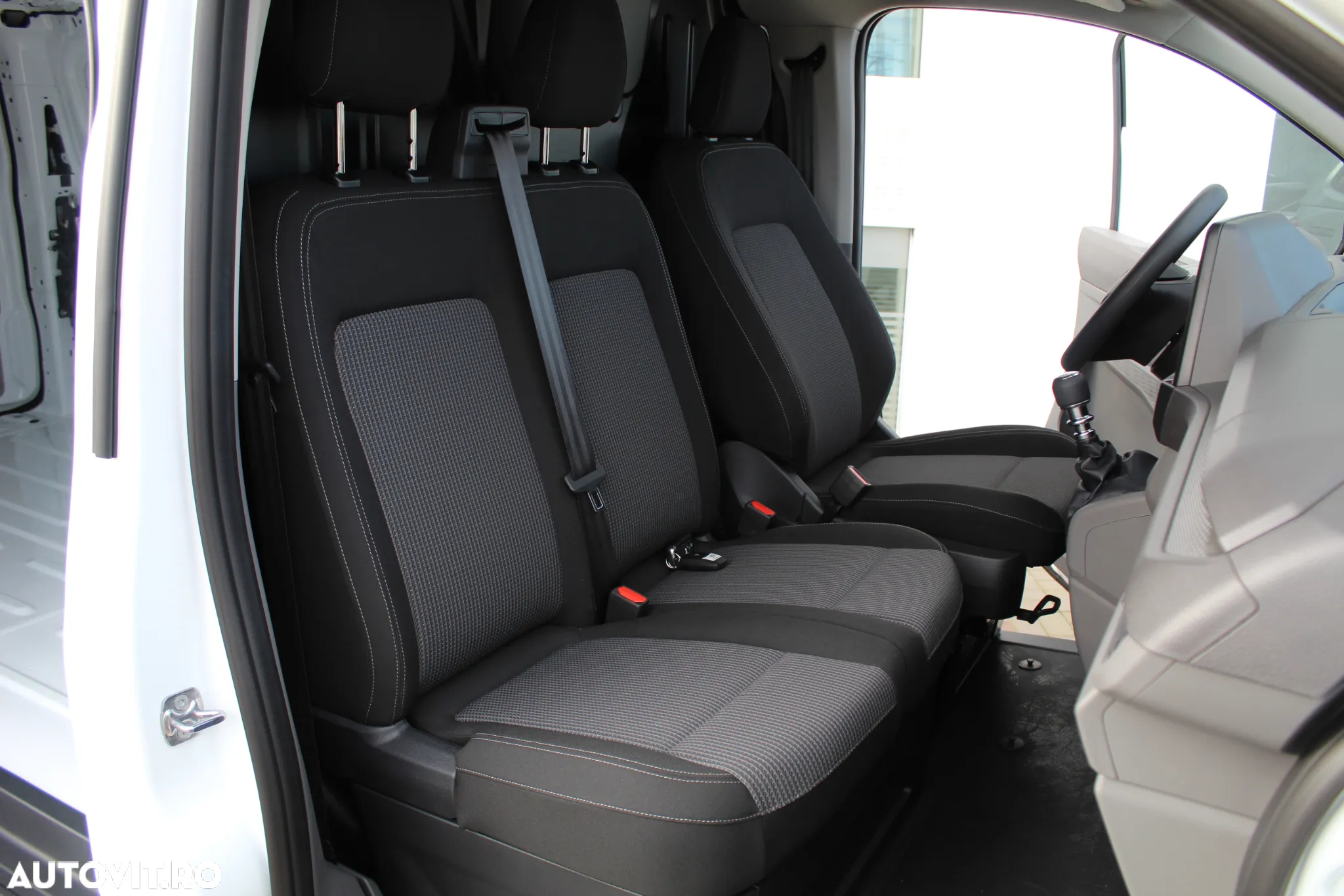 Volkswagen T7 Furgon LR 2.0 TDI 81 kW, 2025 - 13