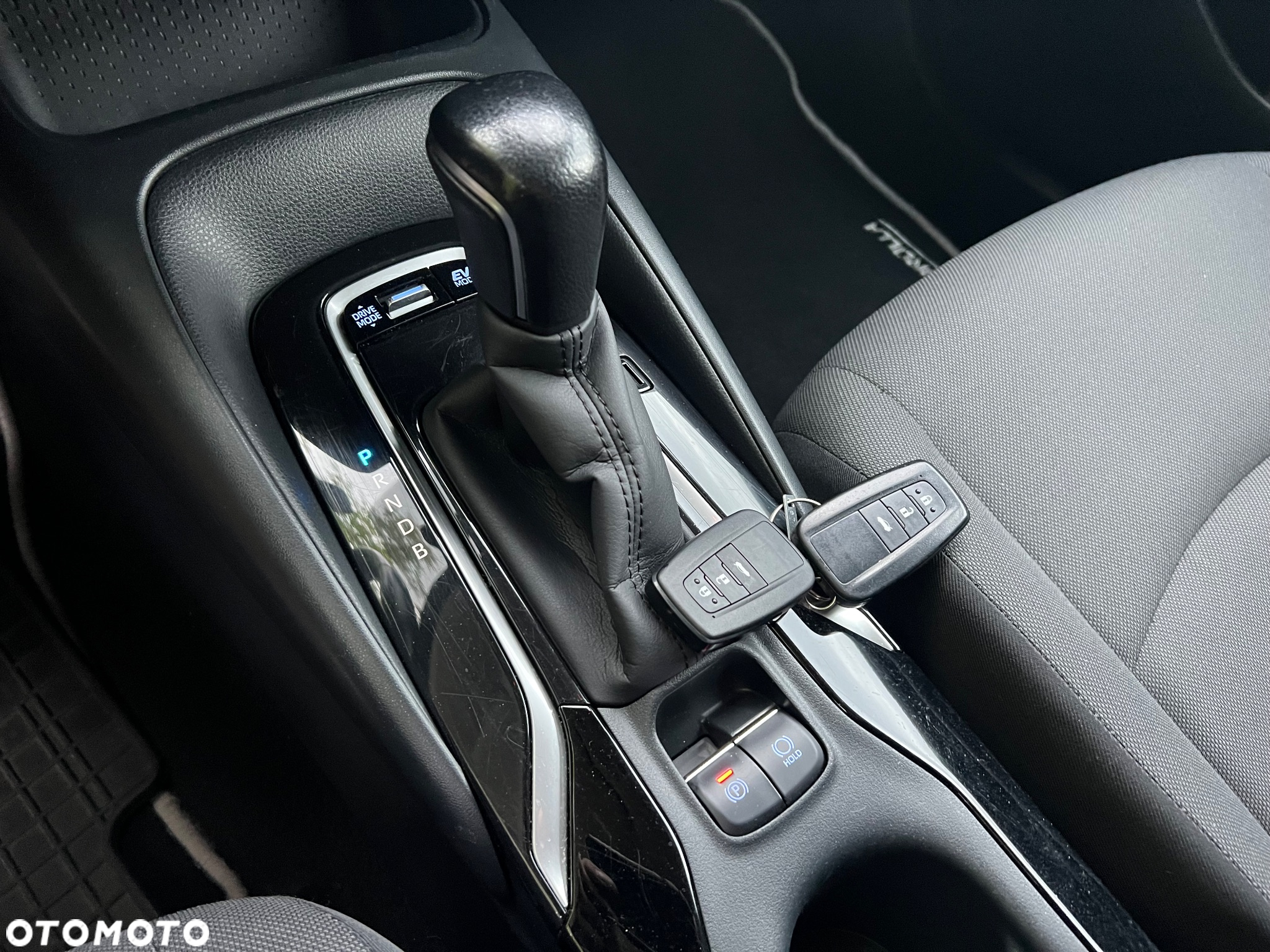 Toyota Corolla 1.8 Hybrid Comfort - 27