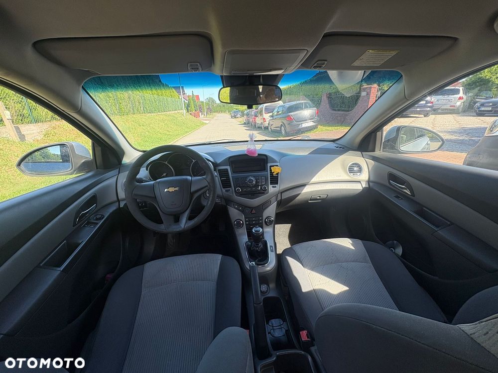 Chevrolet Cruze - 18
