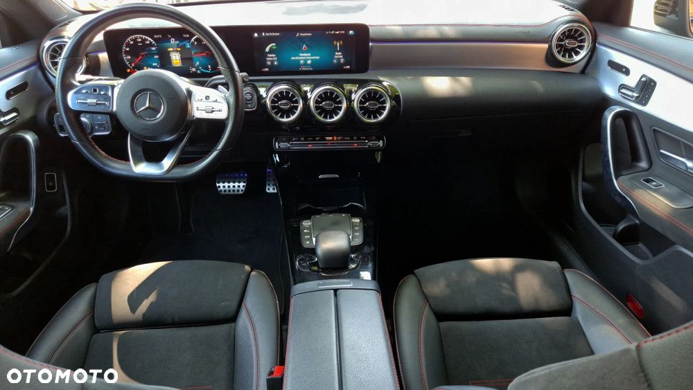 Mercedes-Benz CLA 200 d 8G-DCT AMG Line - 32