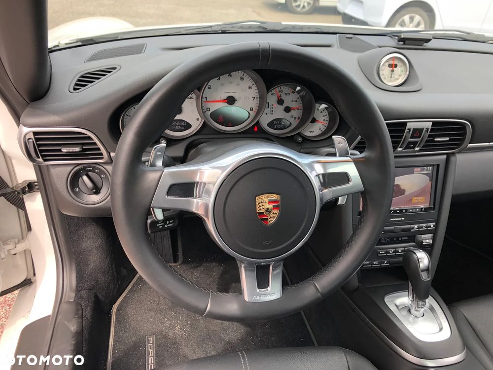 Porsche 911 Carrera 4S PDK - 17
